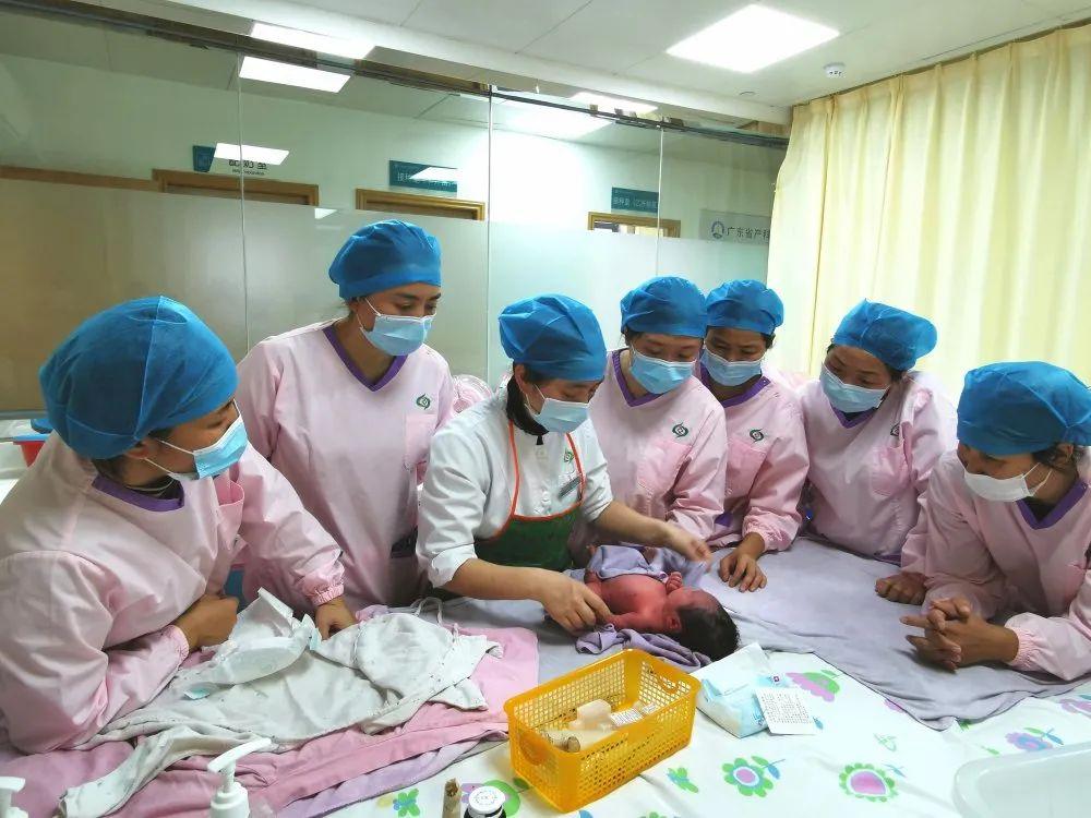 沙雅县妇婴监护型护送